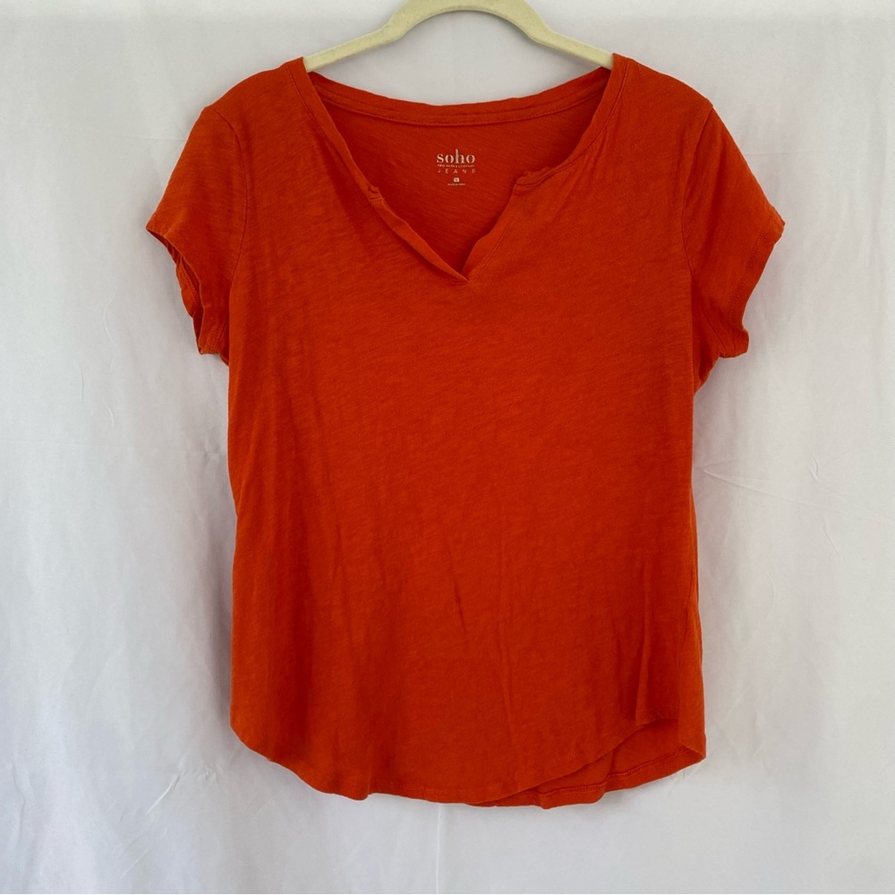 Soho Jeans Orange V-Neck T-Shirt | Size Small | Item 0020